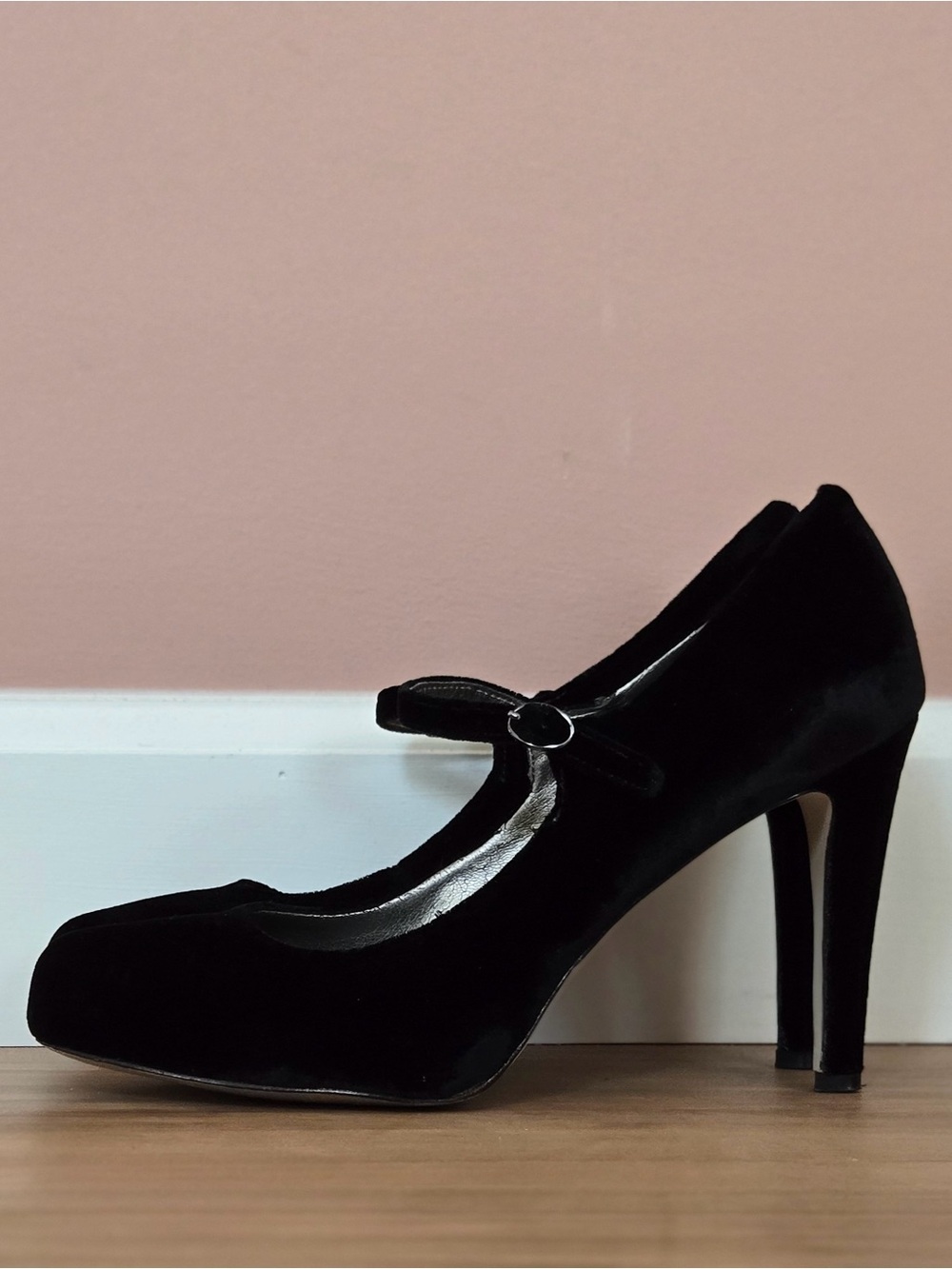 Banana Republic | Natasha Platform Almond Toe Pump | Velvet | US 9.5